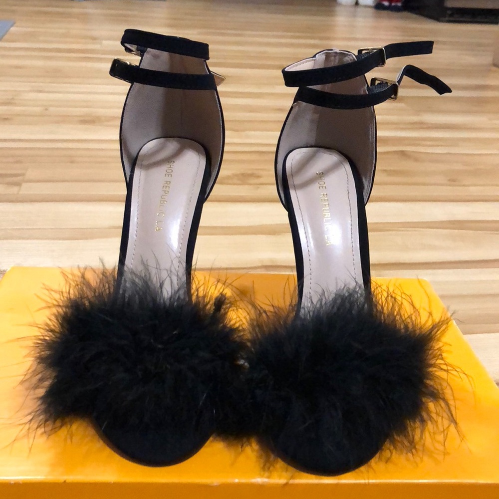 Black furry toed heels